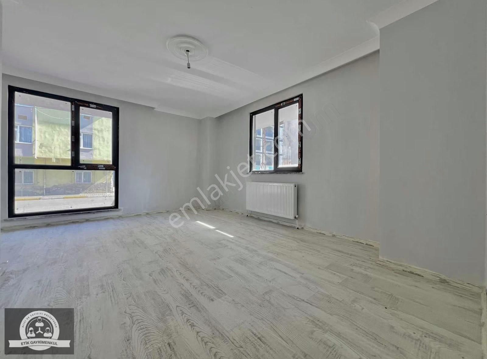 Sultanbeyli Ahmet Yesevide 2+1 Ters Dubleks Daire