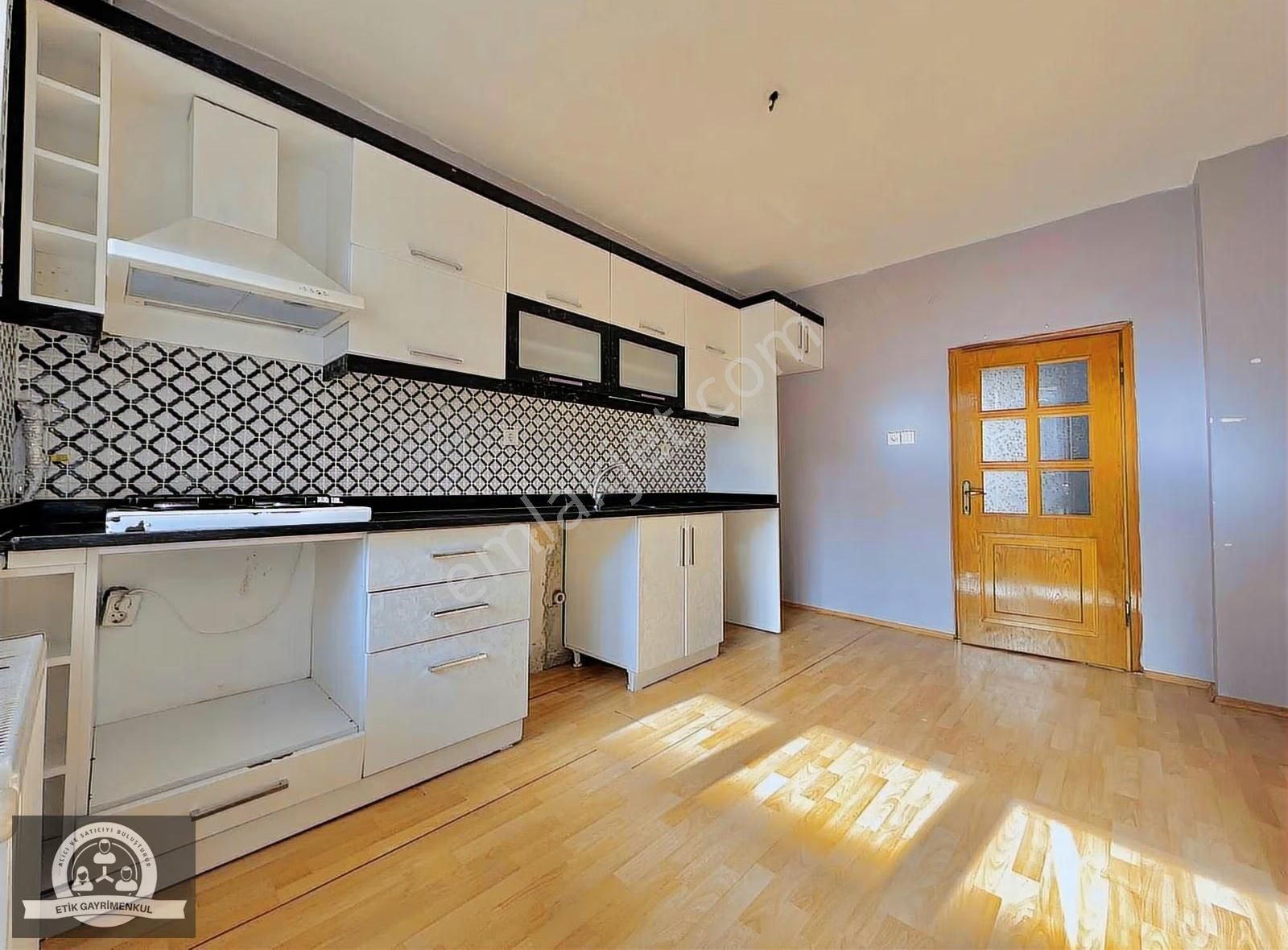 Veysel Karanide 2+1 120 M2 Bahçeli Geniş Kiralık Daire - Görsel 8