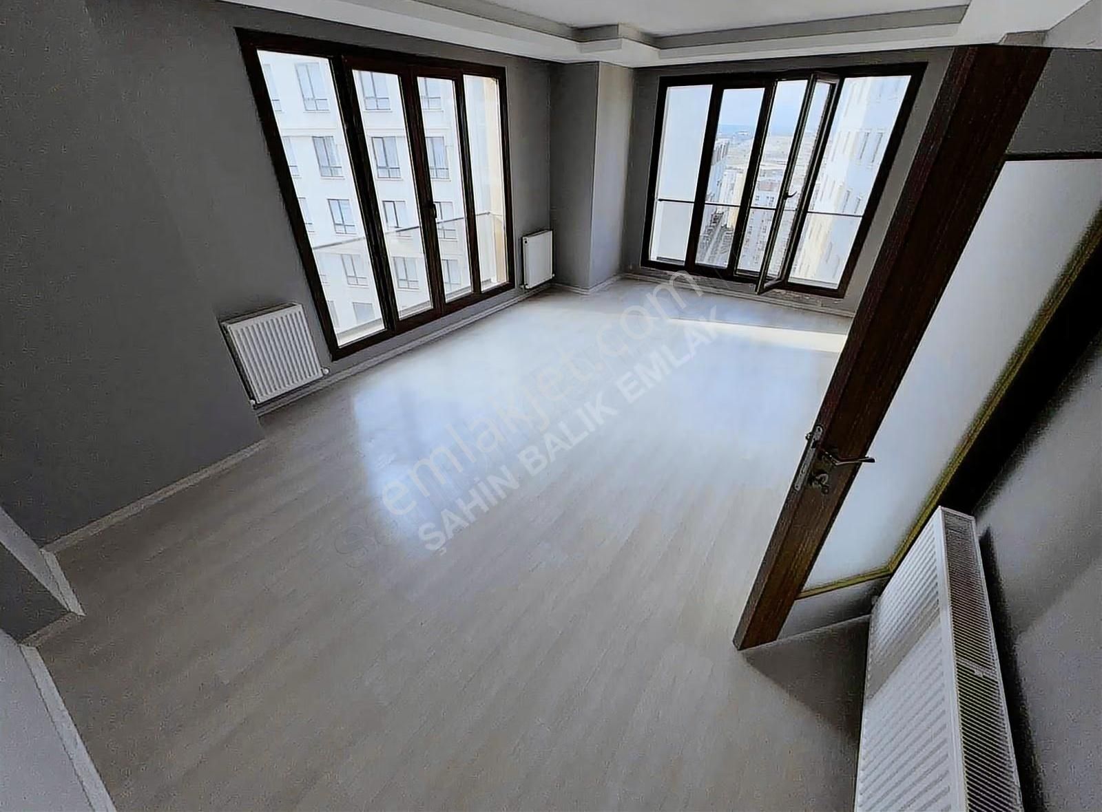 Kapalı Otoparklı Site Mükemmel Lokasyon - Görsel 2