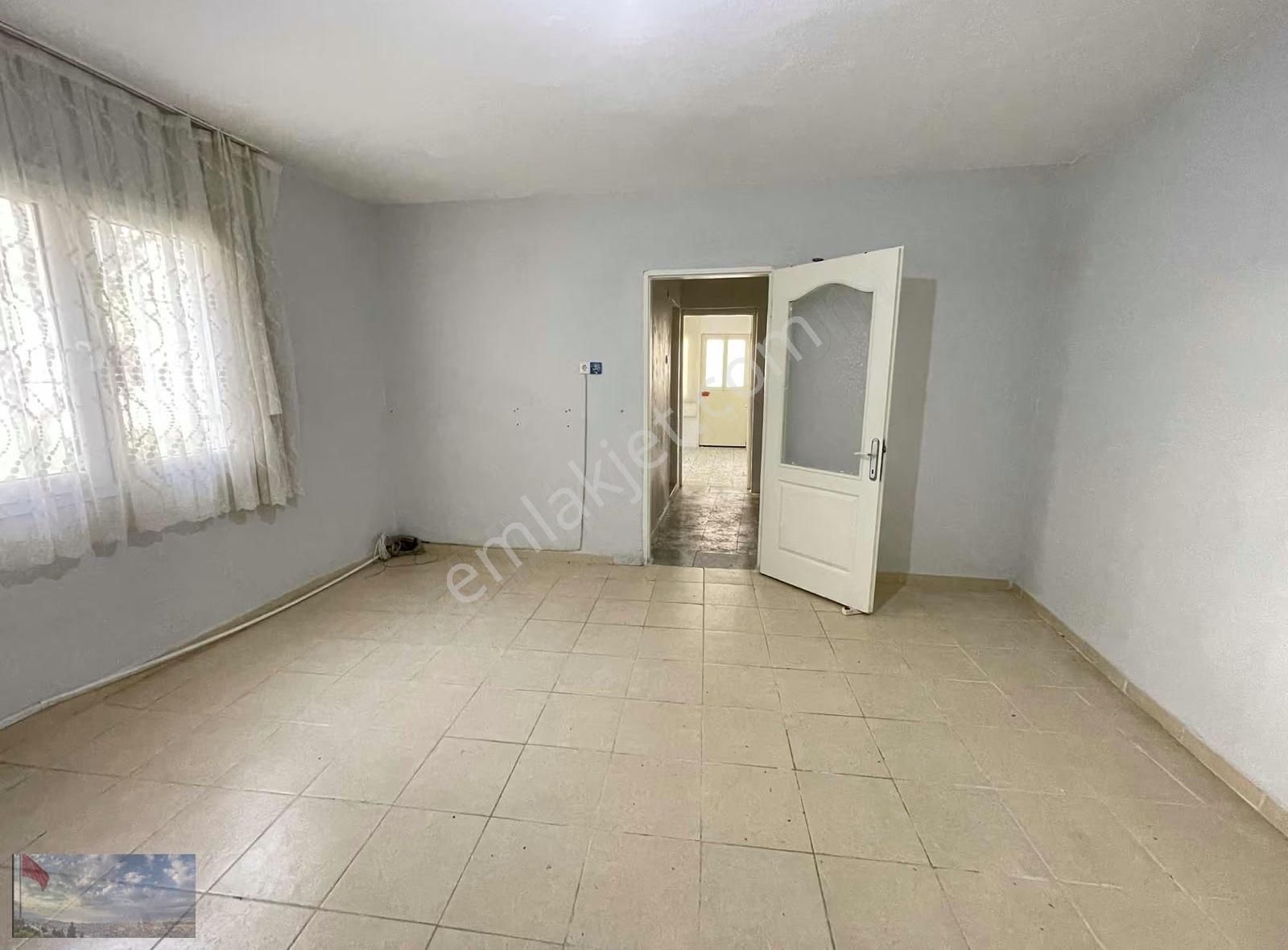 İzban Yakını Müstakil 1+1 Ev - Görsel 3