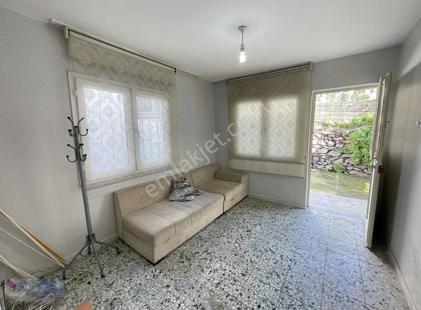 İzban Yakını Müstakil 1+1 Ev - Görsel 15