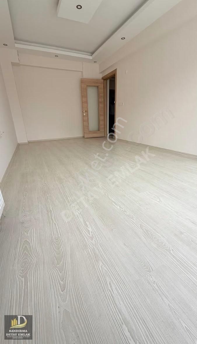 Bu Fırsatı Kaçırmayın !! Cadde Üzeri Ara Kat 3+1 Satlık Daire - Görsel 2