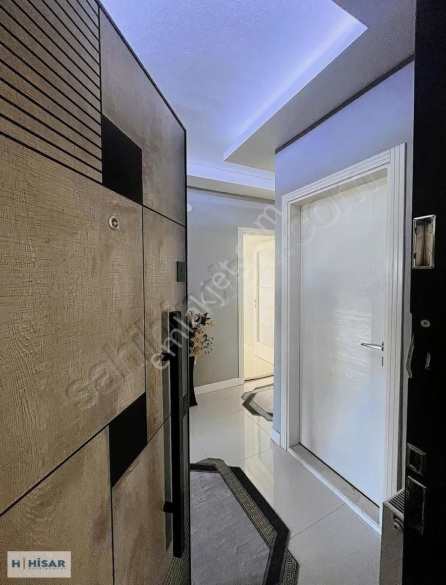 Hisardan Gazi Devletin Karşısında Caddeye Cephe Yapılı 3+1 Daire