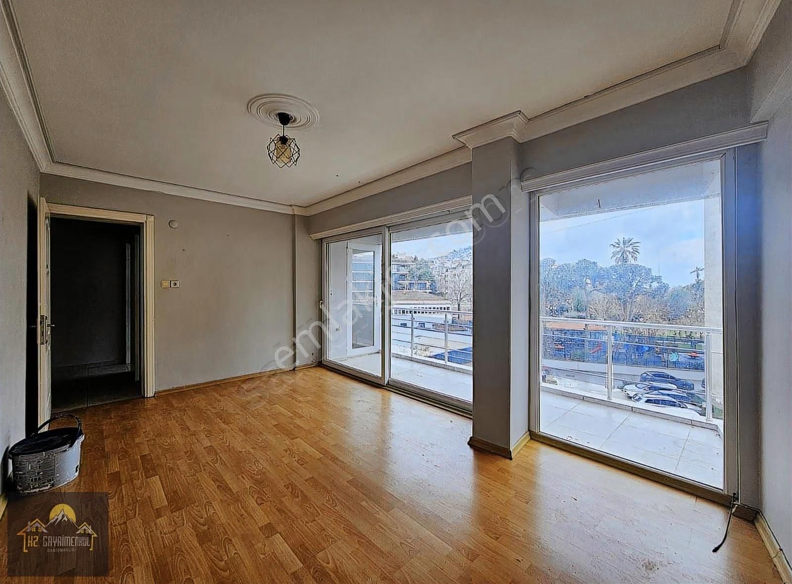 Kuşadası İnönü Bulvarı'nda Kiralık 2+1 Daire - Görsel 16