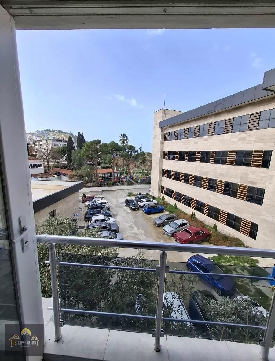 Kuşadası İnönü Bulvarı'nda Kiralık 2+1 Daire - Görsel 9