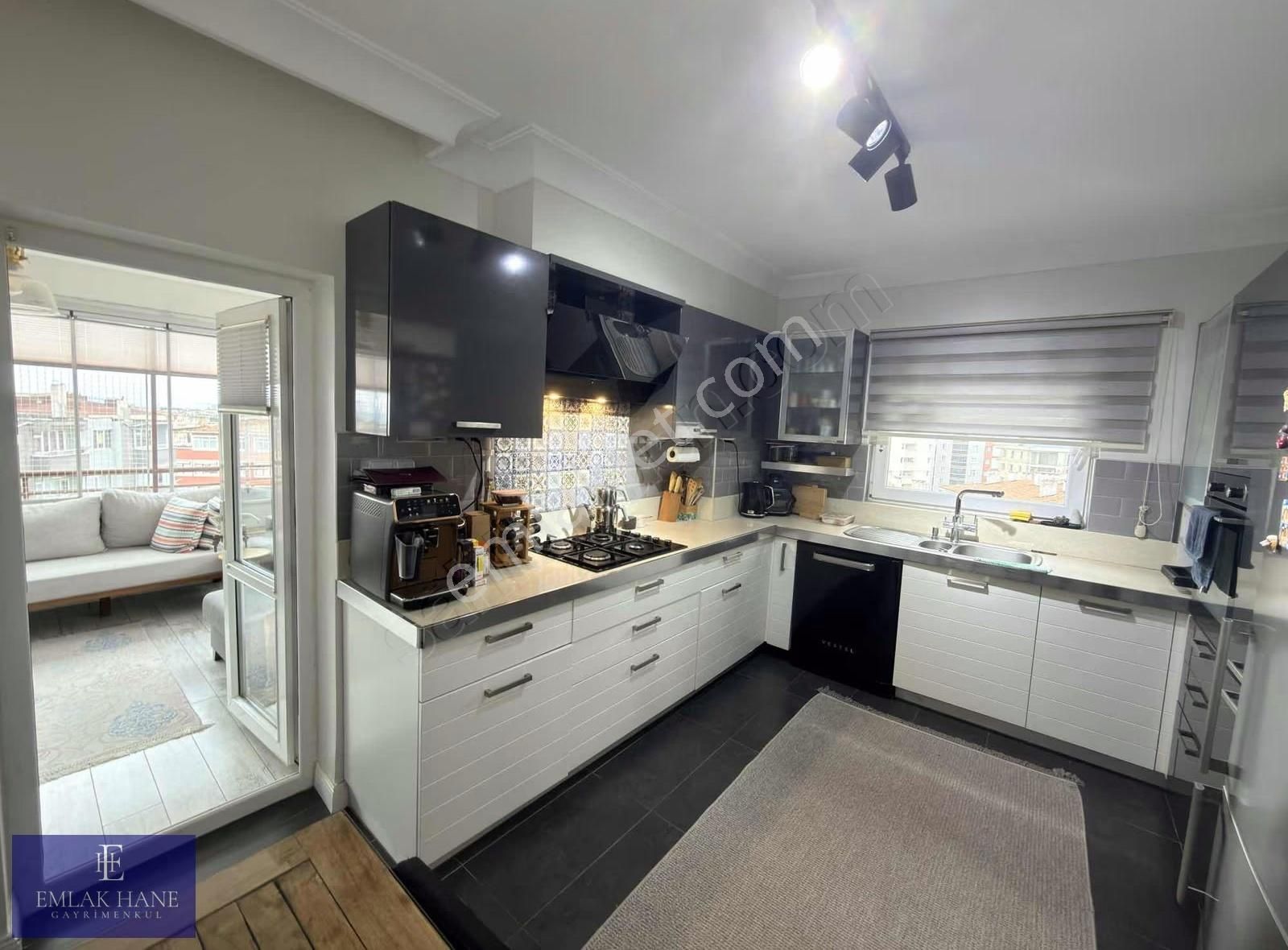 Mükemmel Konumda / Özel Mimarı 3+1 Satılık Fırsat Daire - Görsel 11