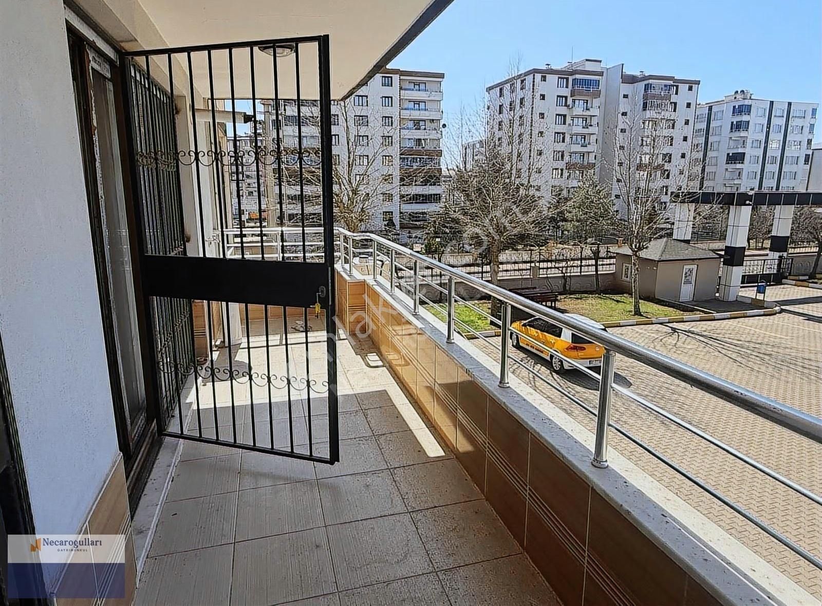 Necaroğullarından Otogar İlerisinde Fırsat 3+1 Daire - Görsel 12