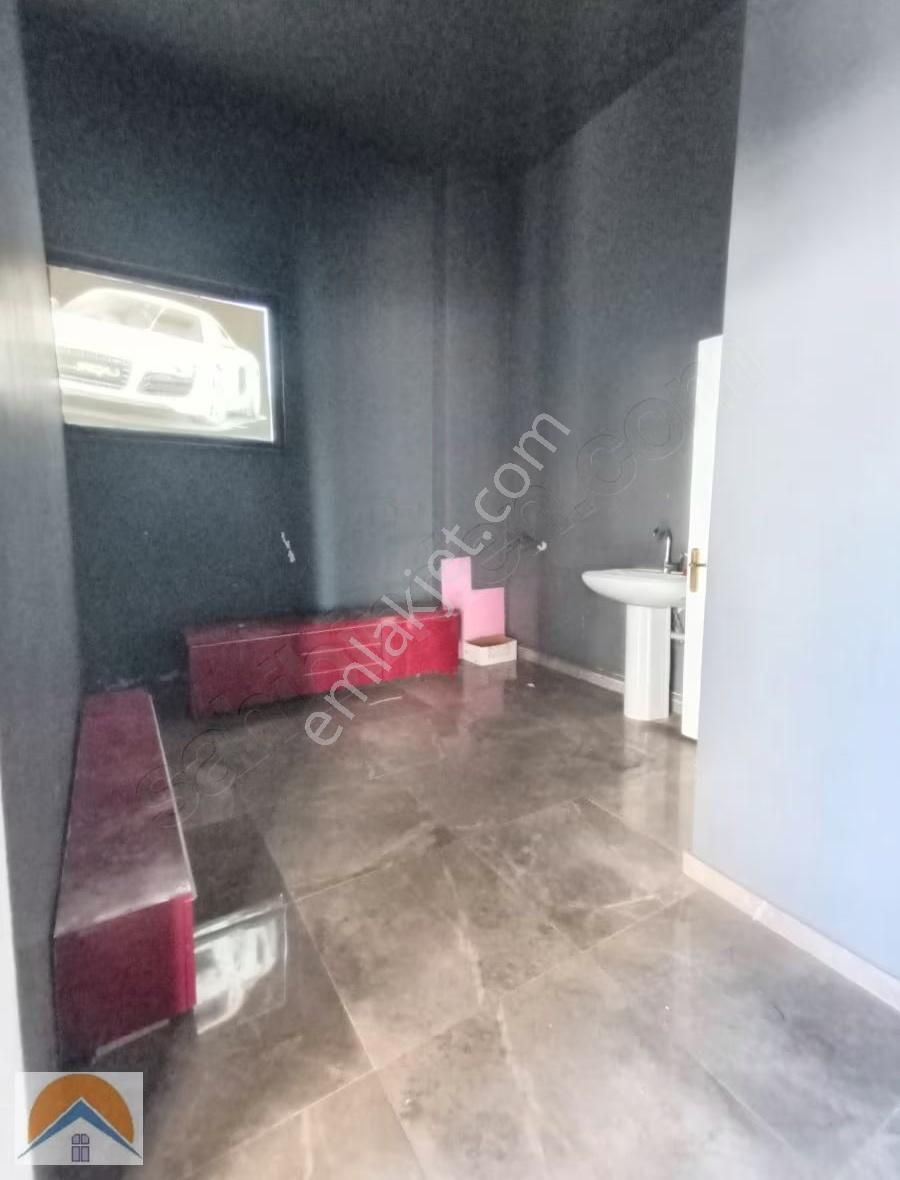 Abdurrahmangazi Mh De Düz Giriş Ve Depolu 200m2 Dükkan - Görsel 4