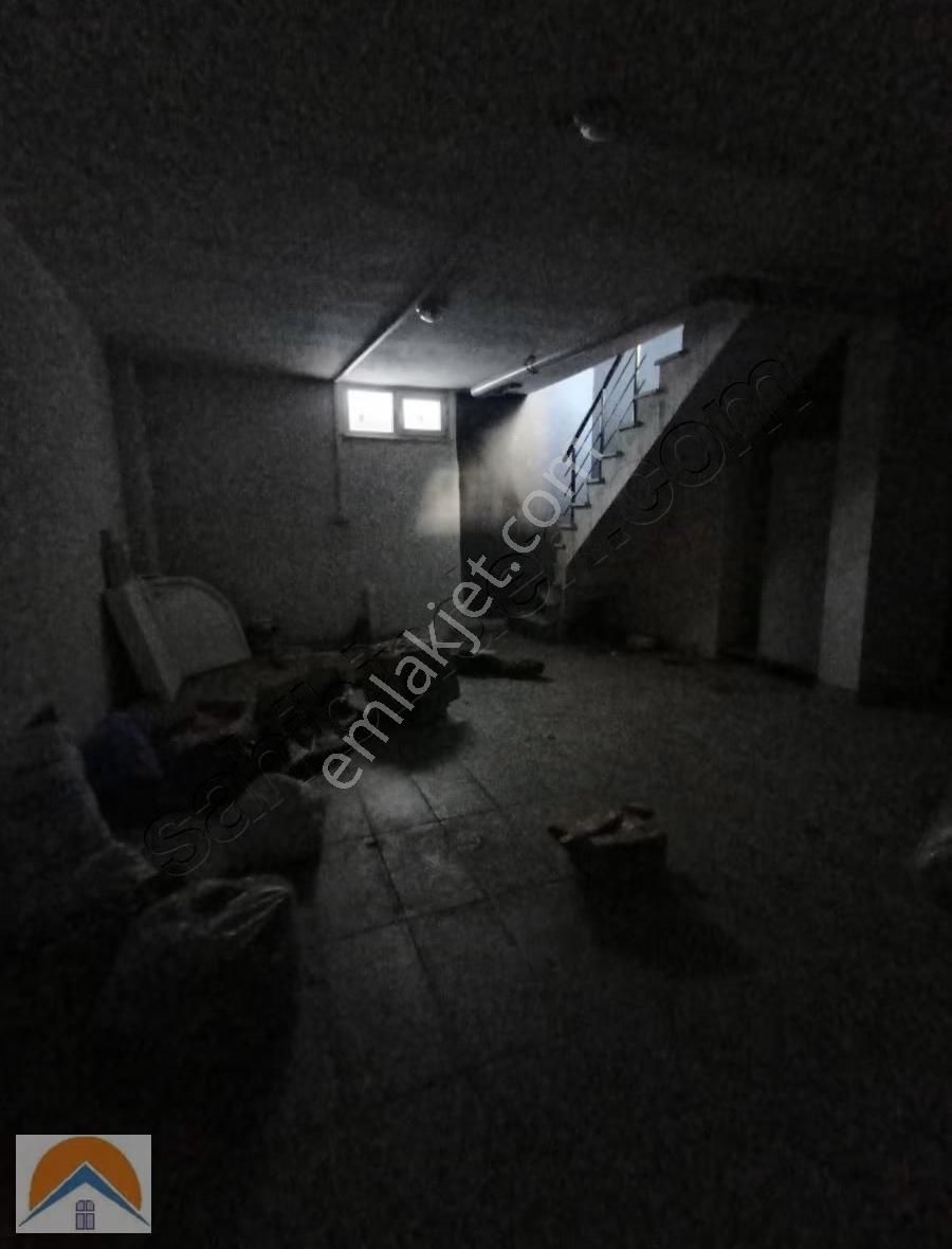 Abdurrahmangazi Mh De Düz Giriş Ve Depolu 200m2 Dükkan - Görsel 13