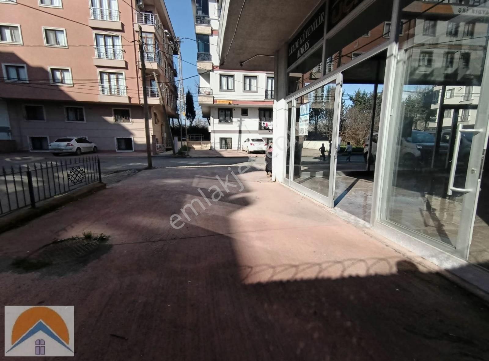 Abdurrahmangazi Mh De Düz Giriş Ve Depolu 200m2 Dükkan - Görsel 10