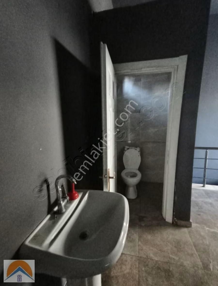 Abdurrahmangazi Mh De Düz Giriş Ve Depolu 200m2 Dükkan - Görsel 6