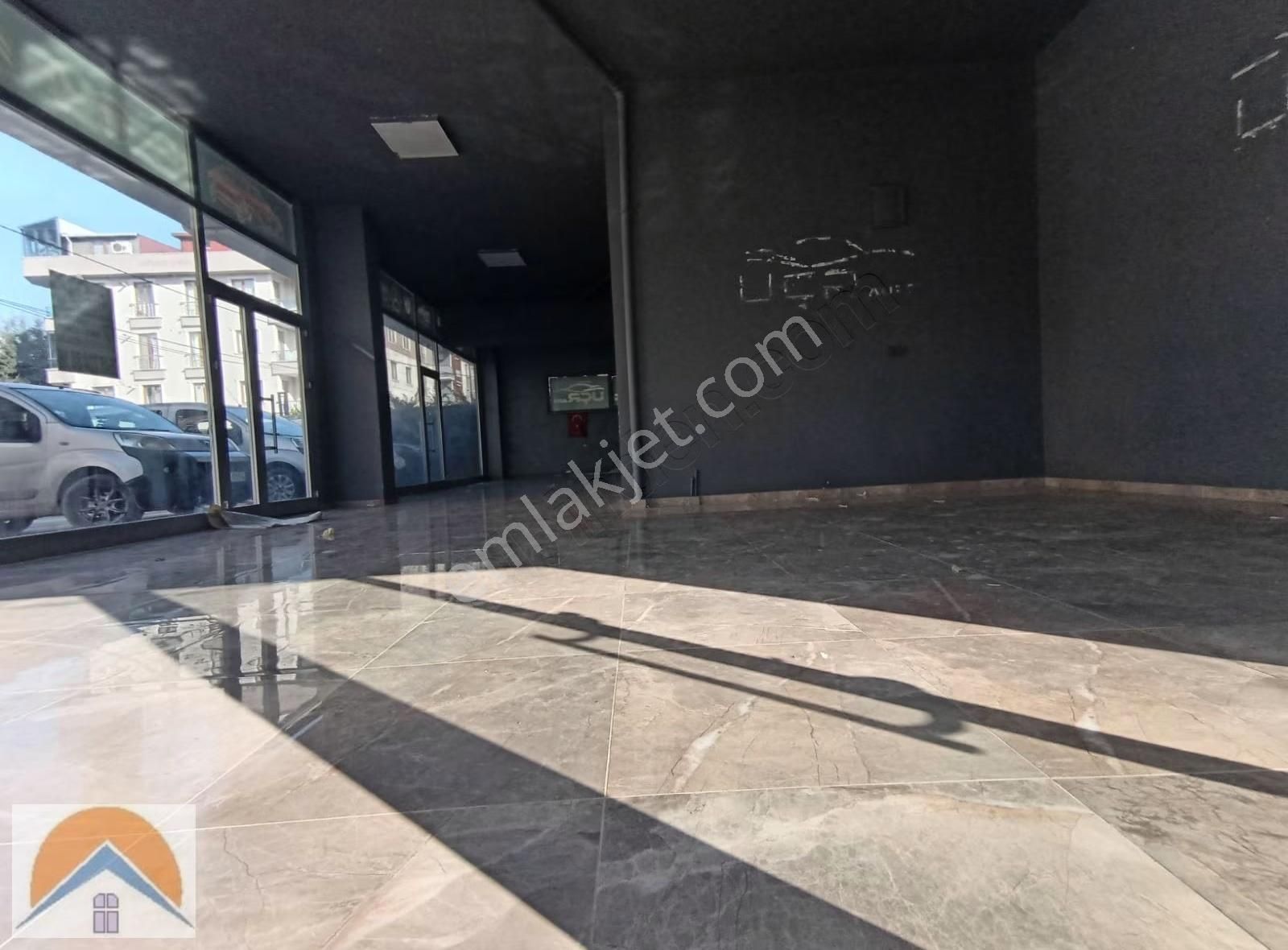 Abdurrahmangazi Mh De Düz Giriş Ve Depolu 200m2 Dükkan - Görsel 16