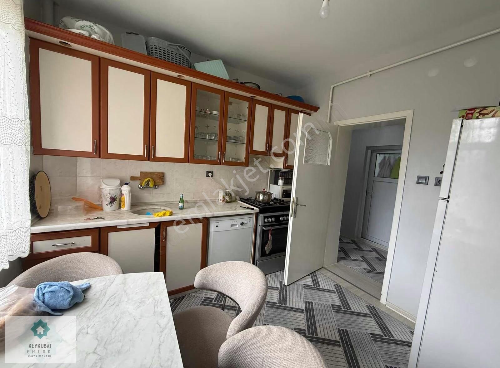 Keykubat'tan İstanbul Yoluna Cephe Satılık Bakımlı 3+1 Daire - Görsel 2