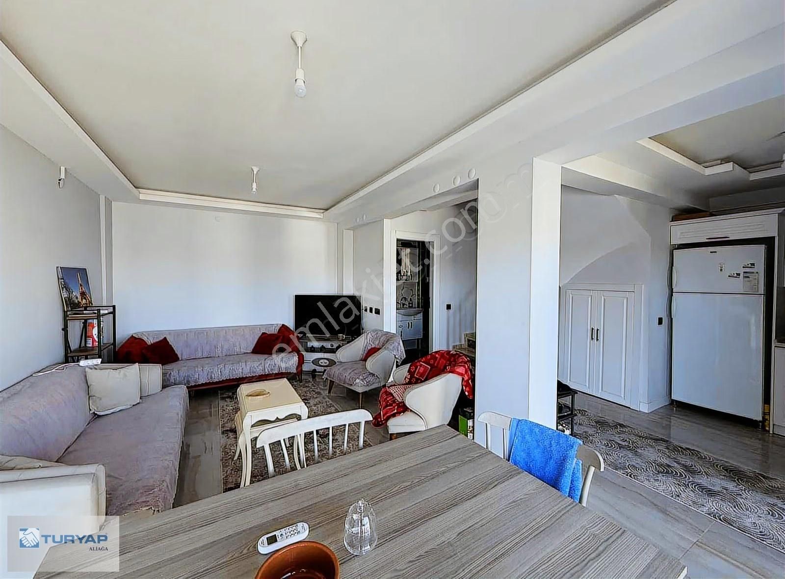 Yenifoçada Havuzlu Emsalsiz Fırsat Satılık 3+2 Villa - Görsel 3