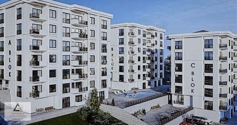 3 Bloklu Havuzlu Site İçerisinde Deniz Manzaralı 1+1 Daire..!