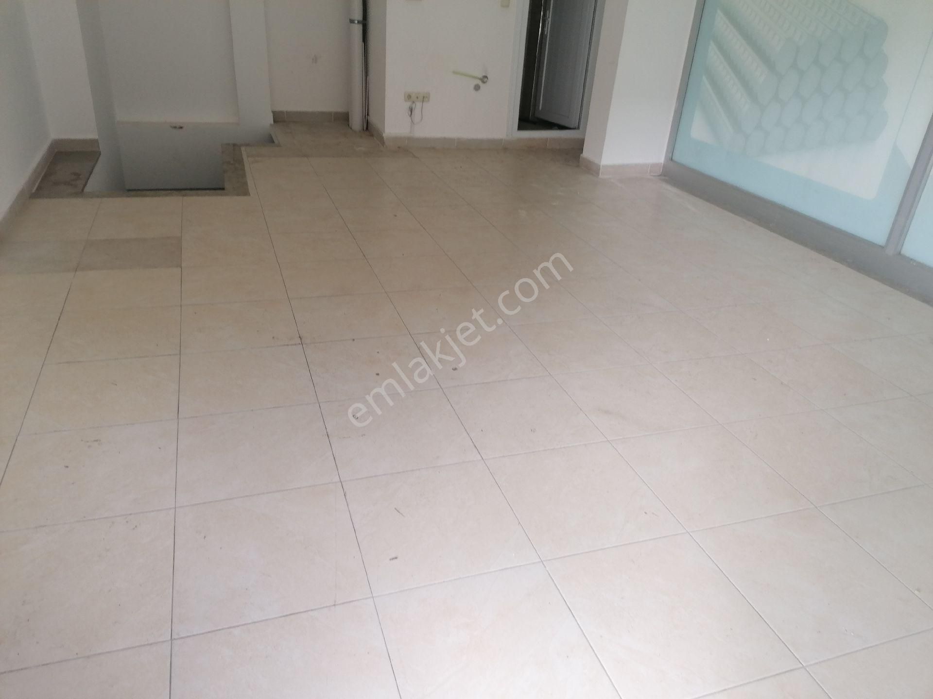 Adil Mah Kiralık Depolu Dükkan