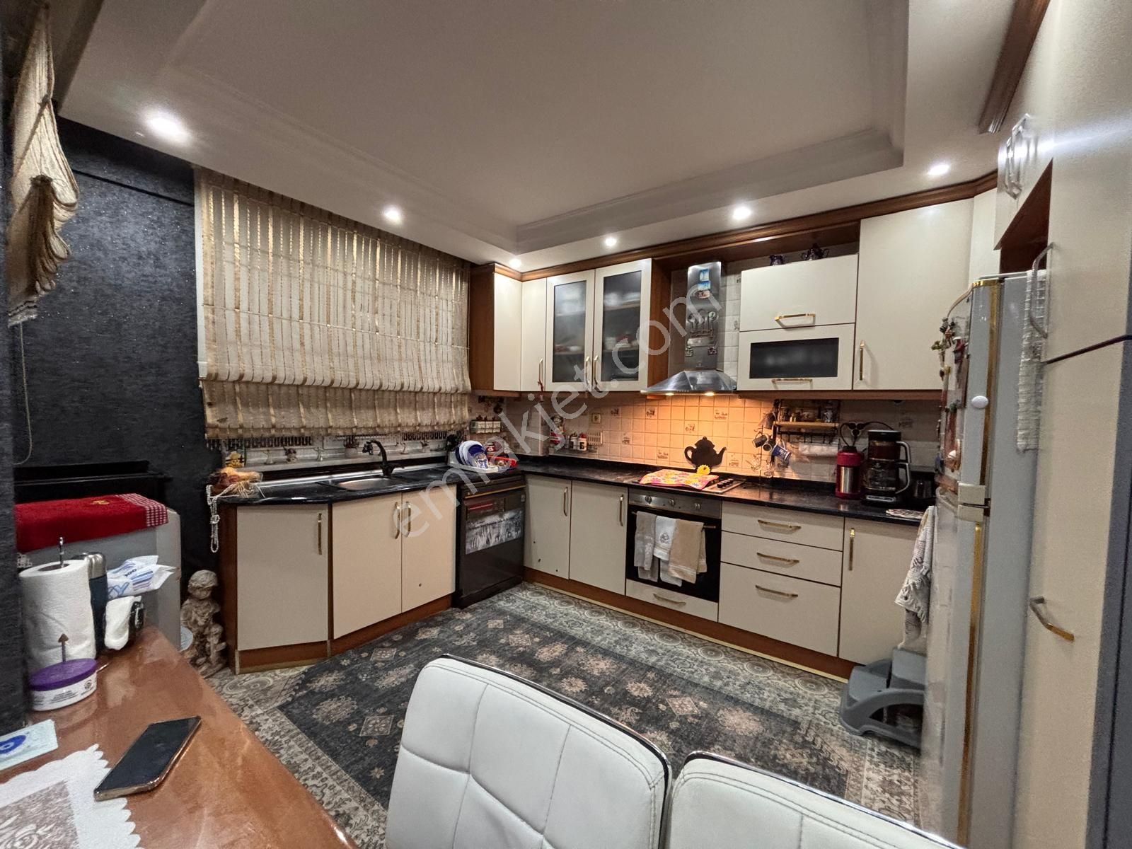 Ender Uysal Gayrimenkulden Zeytinköy De Muhteşem Konumda Satılık 3+1 Arakat Lüx Daire...