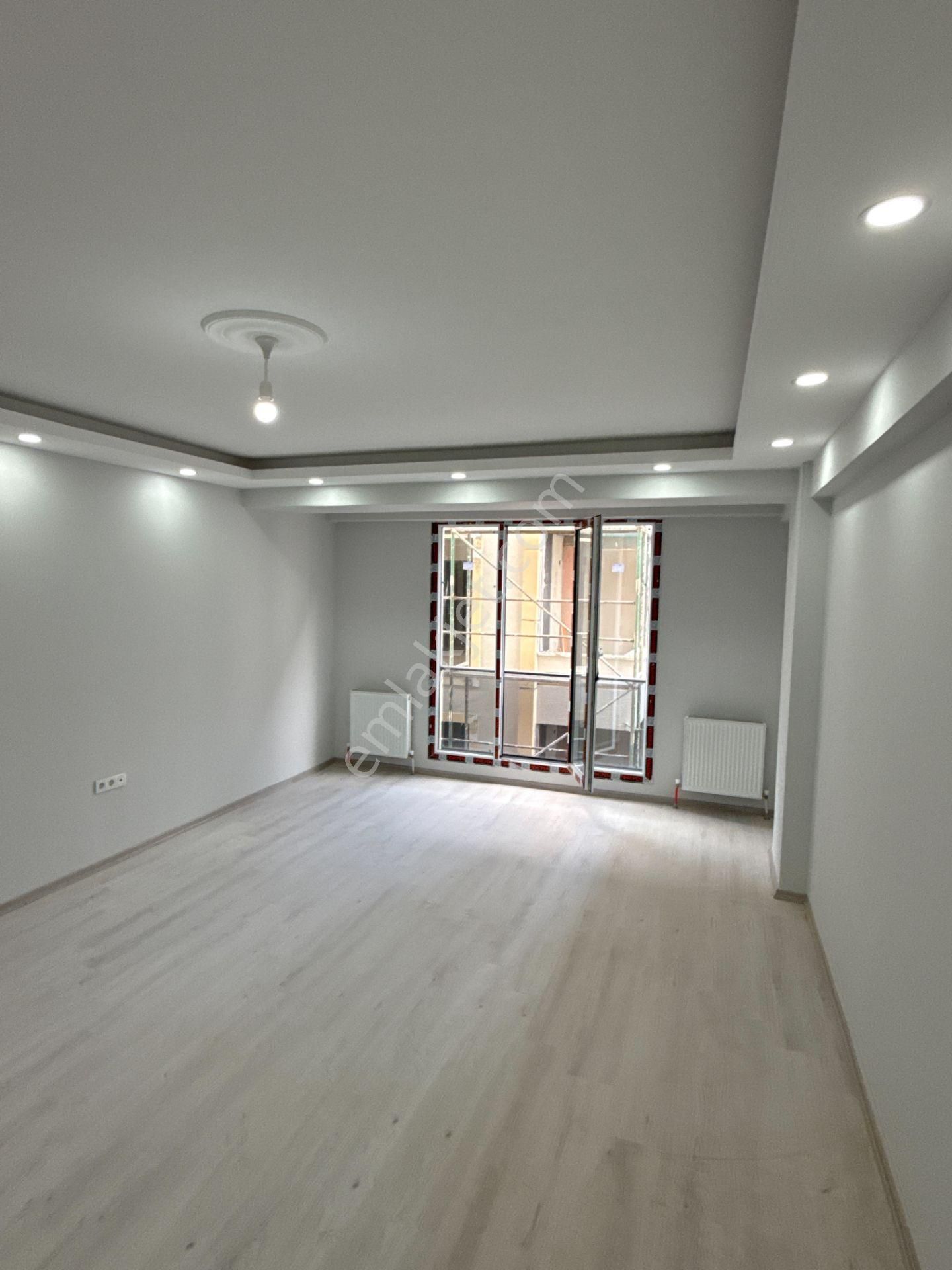 Bahçelievler Zafer'de 125m² 3+1, Otoparklı, Yeni Daire