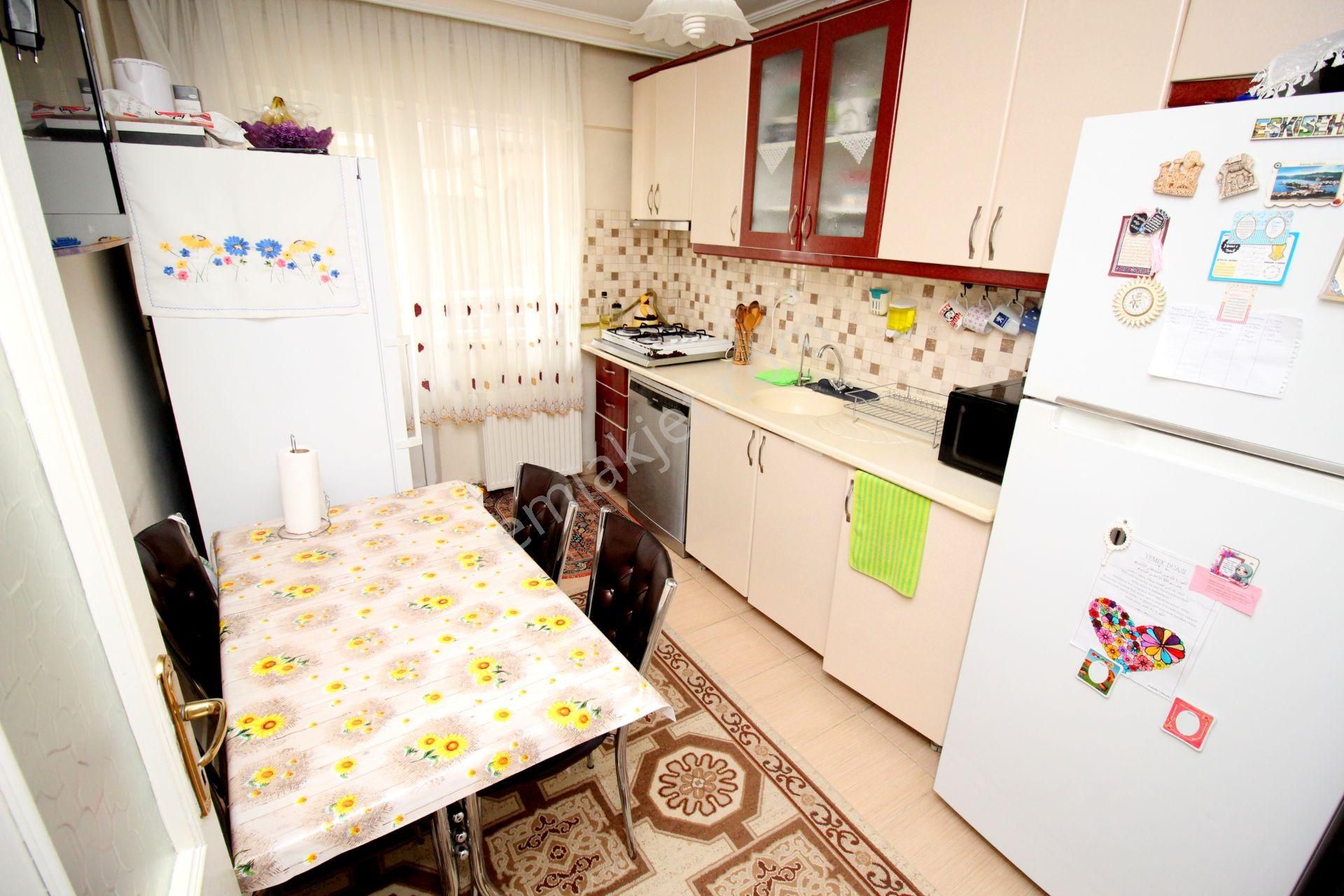 Emre Emlak'tan Piyade'de Merkezi Konumda 2 Balkonlu 3+1 Satılık Daire - Görsel 7