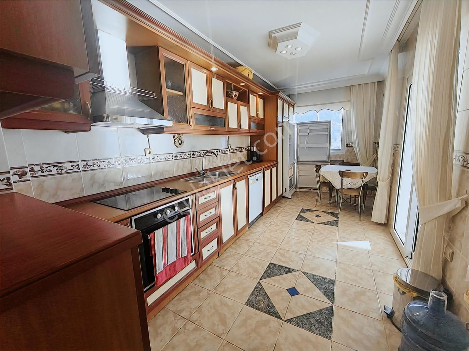 Korutürk'de 3+1,full Eşyalı, Asansörlü, Otoparklı Kiralık Daire - Görsel 3
