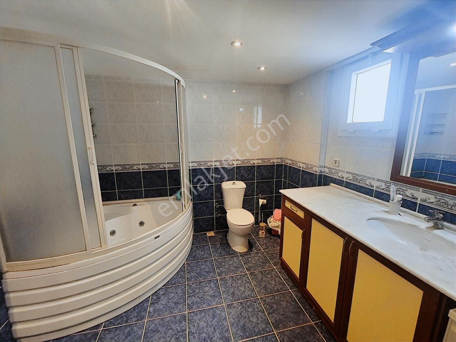 Korutürk'de 3+1,full Eşyalı, Asansörlü, Otoparklı Kiralık Daire - Görsel 28