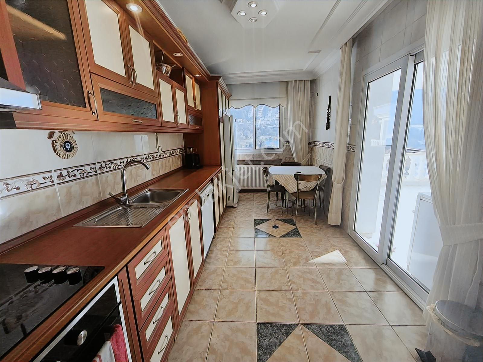 Korutürk'de 3+1,full Eşyalı, Asansörlü, Otoparklı Kiralık Daire - Görsel 13