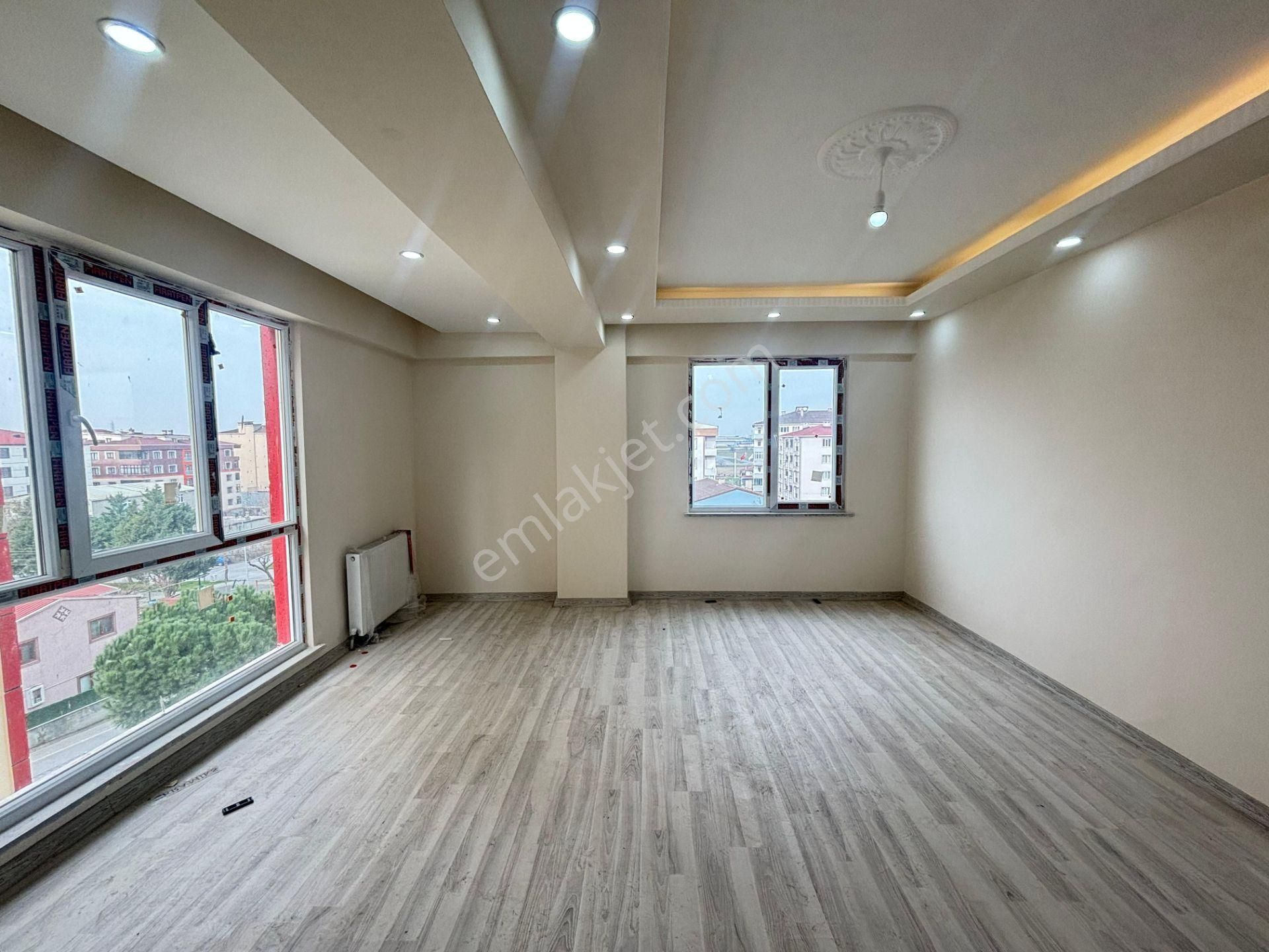 Güven'den Çerkezköy'de Okullar Bölgesi İskanlı Ön Cephe 2+1 - Görsel 4