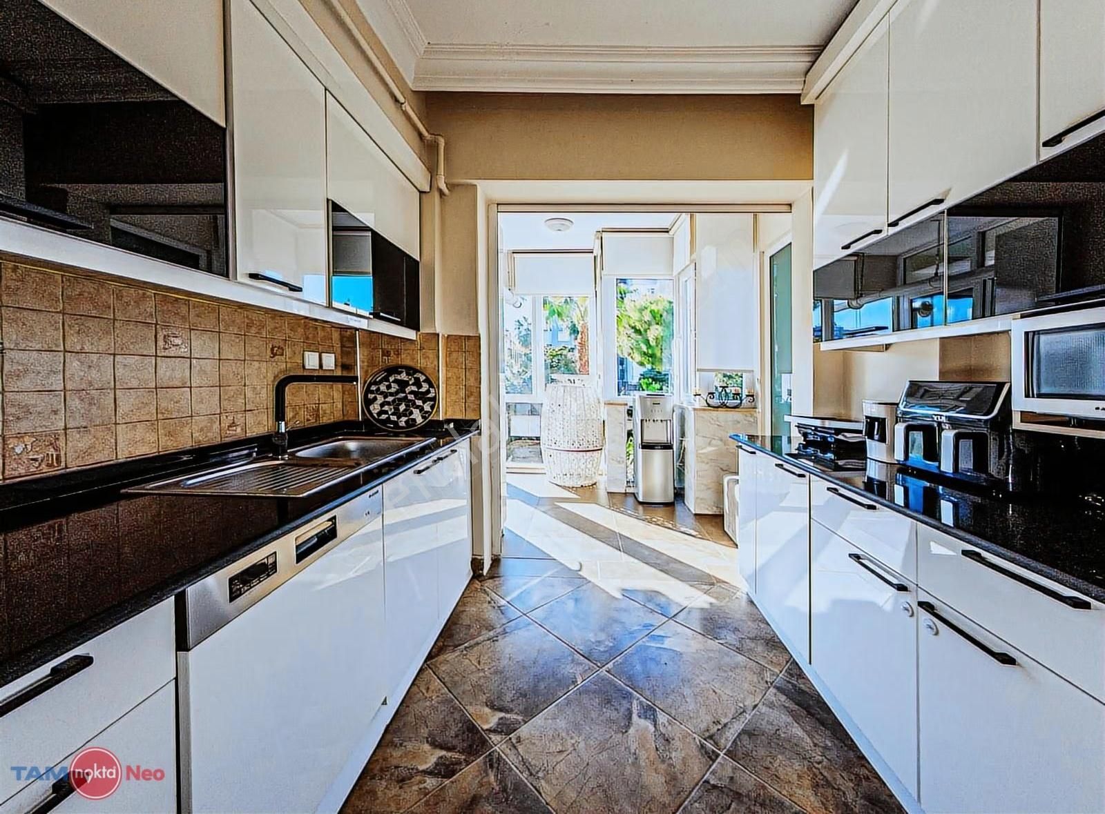 Yeşilbahçe'de Satılık Site İçerisinde 3+1 Daire - Görsel 2