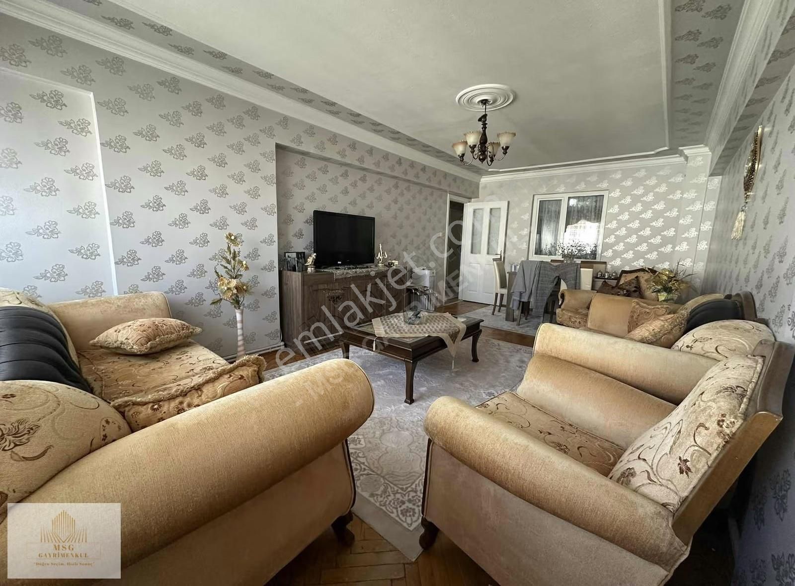 Msg'den Gülyaka'da Otoparklı 3+1 Fırsat Daire - Görsel 44