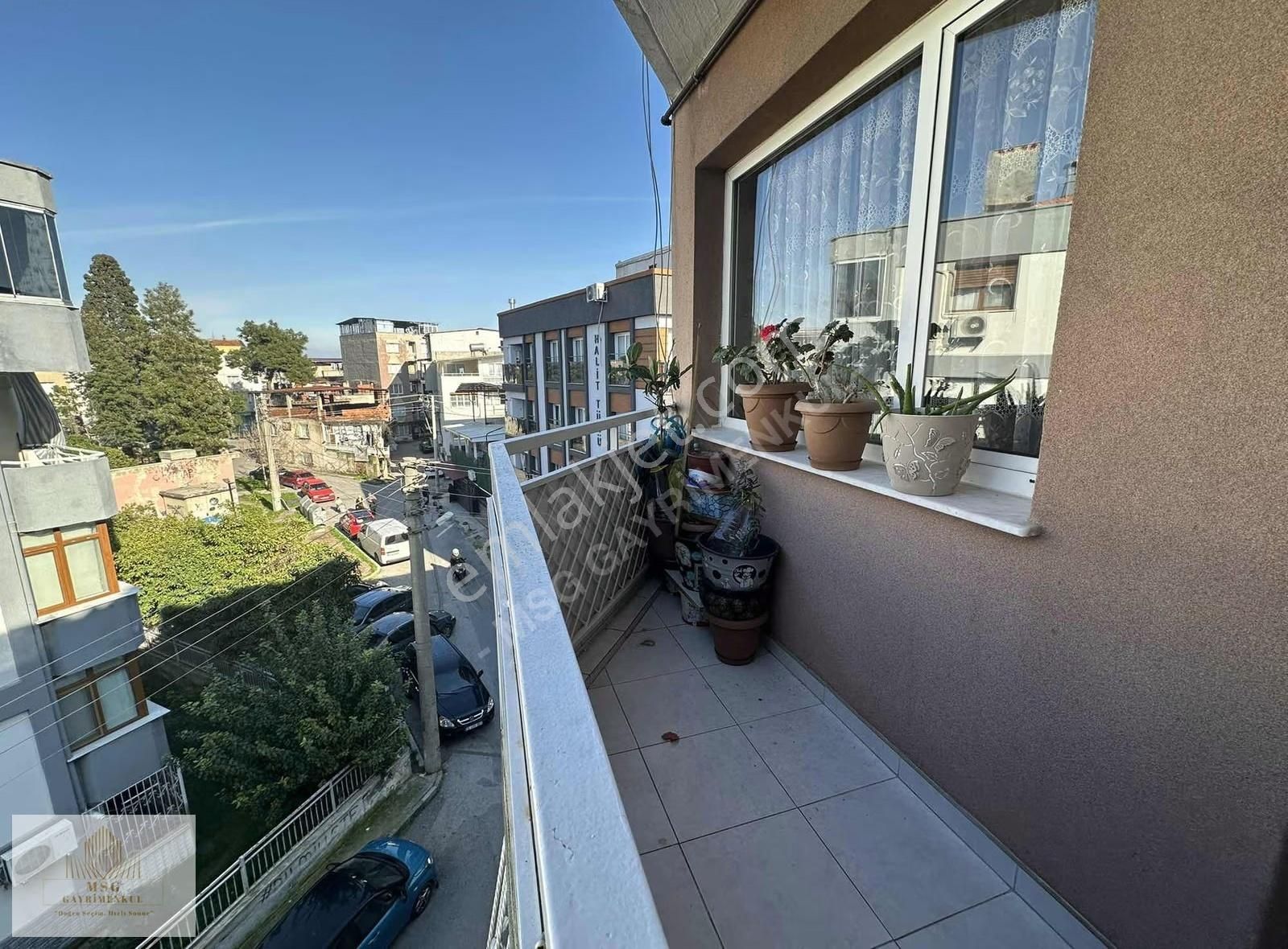 Msg'den Gülyaka'da Otoparklı 3+1 Fırsat Daire - Görsel 2