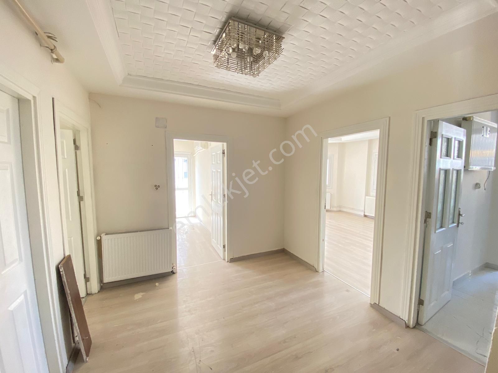 Adana Çukurova Belediyesine Yakın Türkmenbaşı Bulvarı 3+1 Kilerli Doğalgazlı - Görsel 3