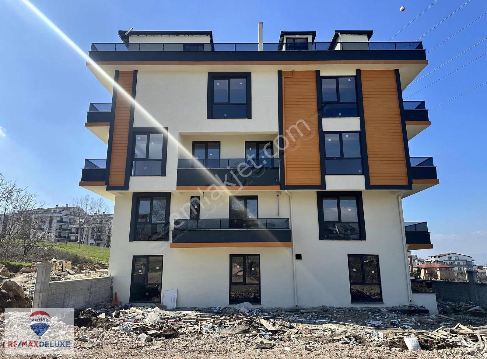 Yeşilyurt Mahallesinde Satılık 3+1 Arakat Daire