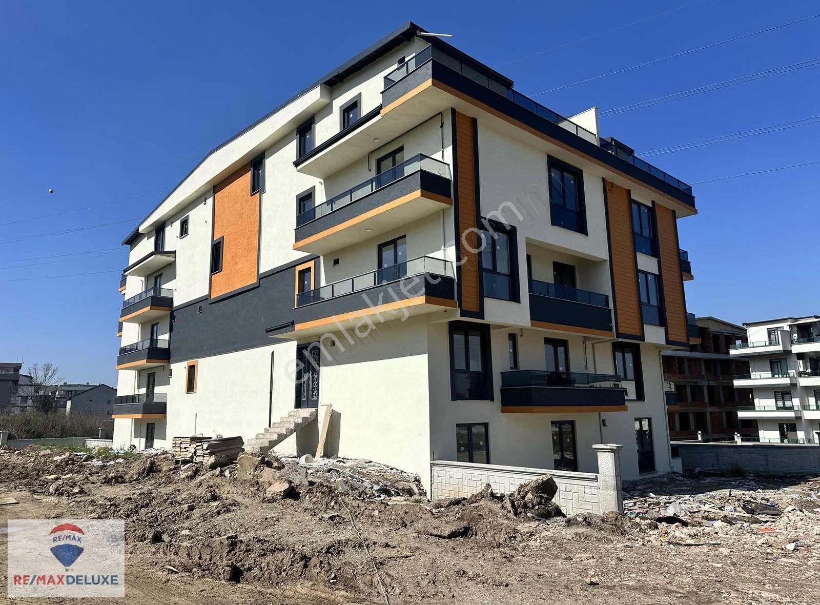 Yeşilyurtta Satılık 40 M2 Bahçe Kullanımlı 3+1 B.dubleks Daire