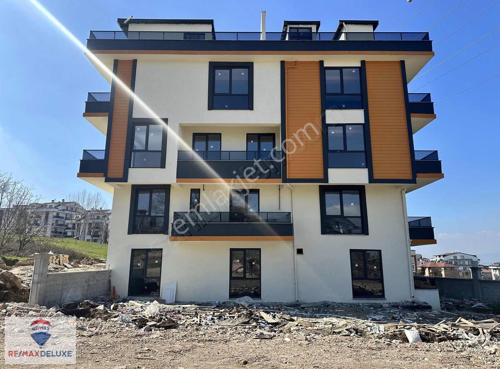 Yeşilyurtta Satılık 40 M2 Bahçe Kullanımlı 3+1 B.dubleks Daire - Görsel 8