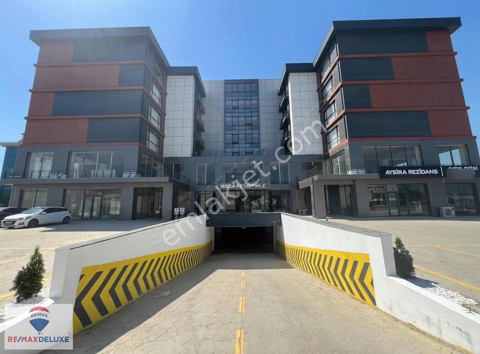 İzmit Mega Residence Satılık Eşyalı 1+1 Arakat - Görsel 3