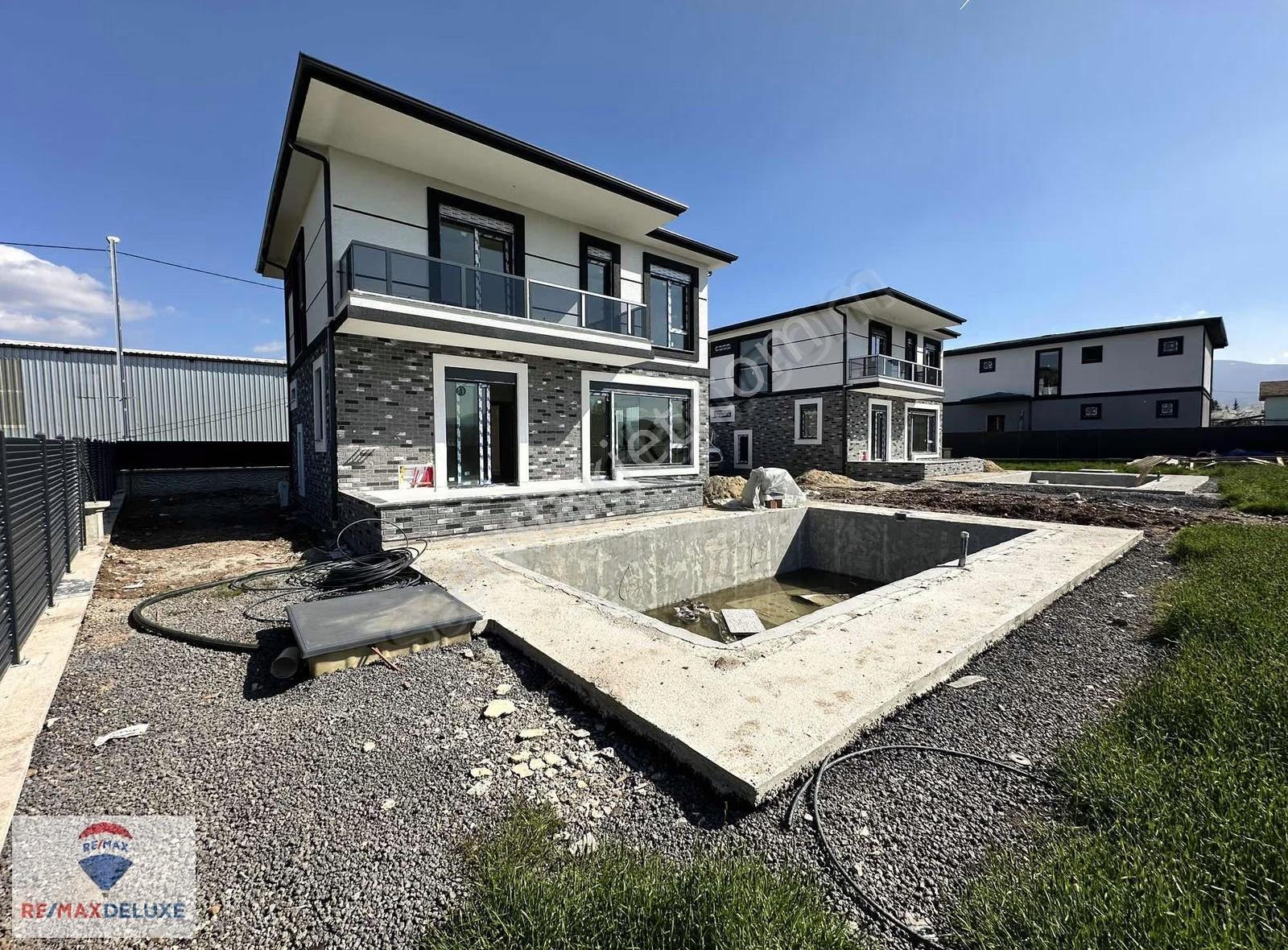 Kartepe Rahmiye'de Satılık Müstakil Havuzlu Villa - Görsel 18