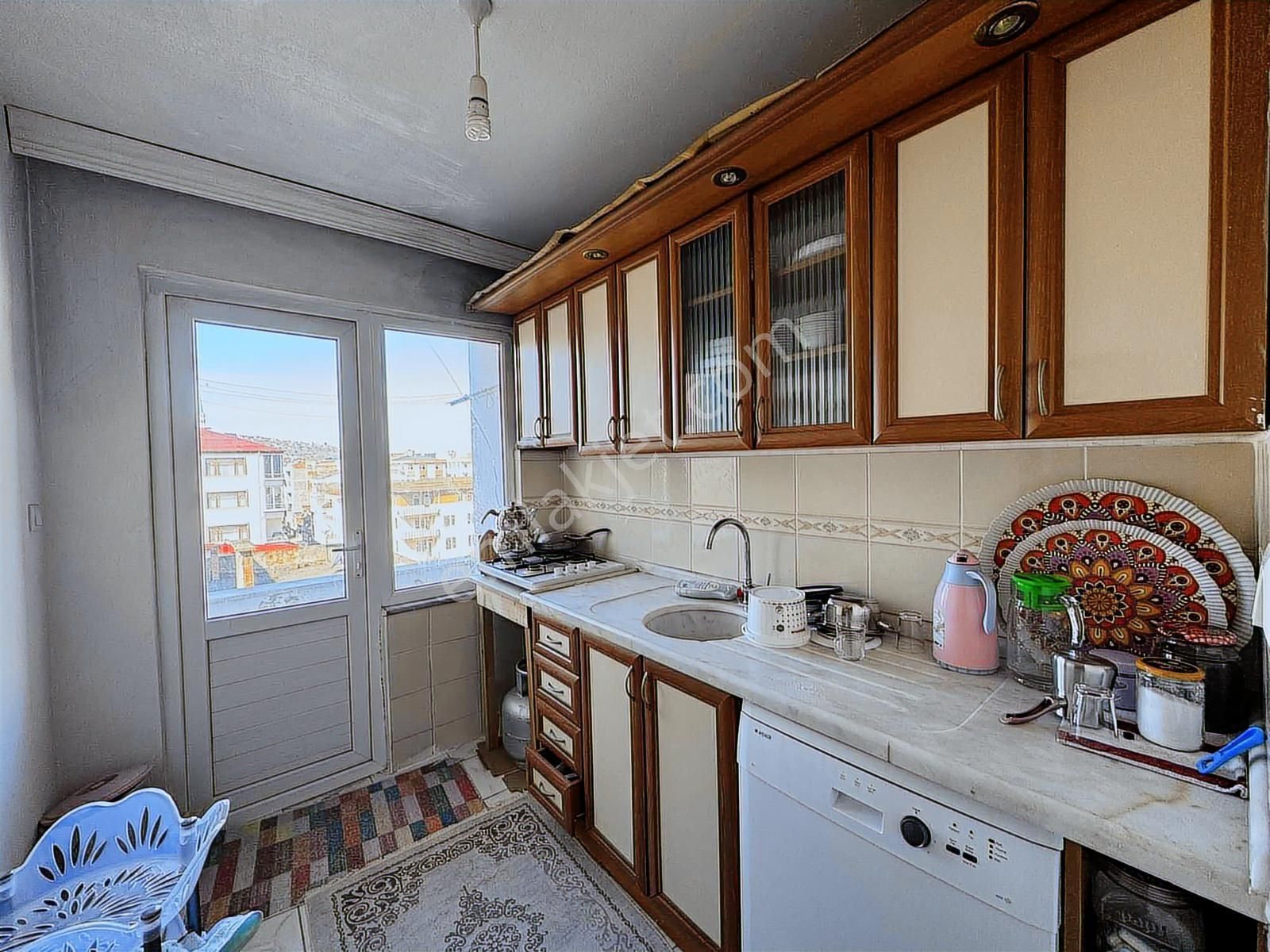 Özgür Emlaktan Şehir Merkezi Satılık Daire - Görsel 2