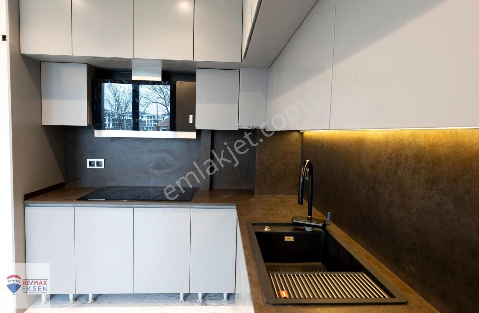 Beylikdüzü Dereağzı Deniz Manzaralı Ultra Lüx 6+2 Müstakil Villa - Görsel 32