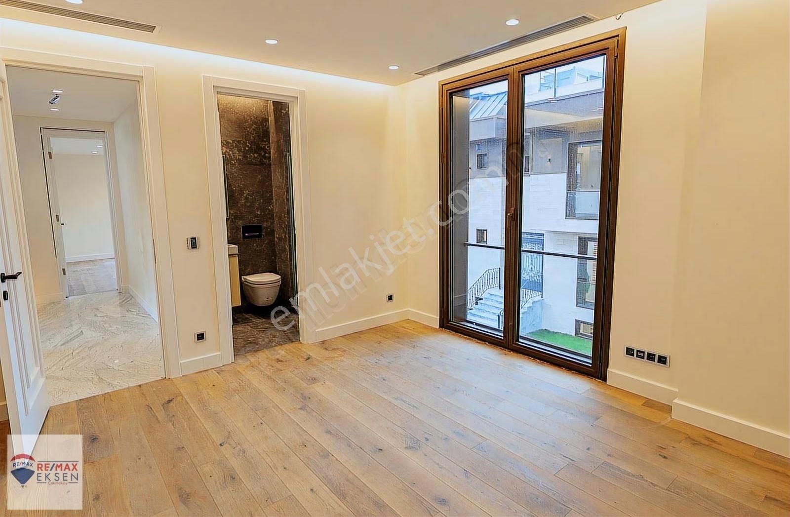 Beylikdüzü Dereağzı Deniz Manzaralı Ultra Lüx 6+2 Müstakil Villa - Görsel 9