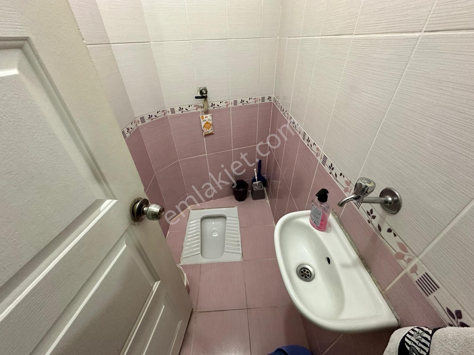 Uzman'dan Atapark Mh.de Cadde Yakını Kot'1'de 3+1+ Depolu Daire - Görsel 8