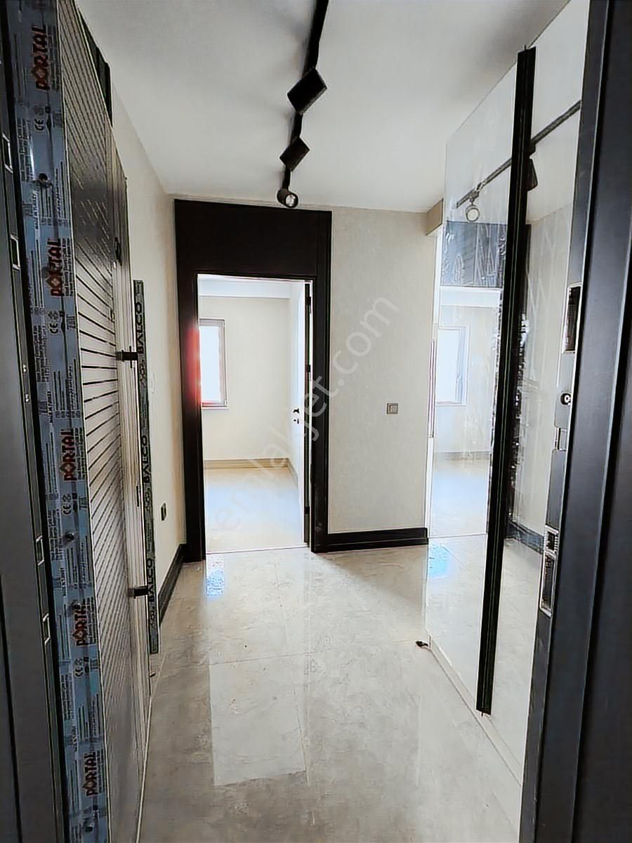 Pursaklar Sarayda Güvenli Site Tarzı Binada Lüks Ve Geniş 1+1 - Görsel 21