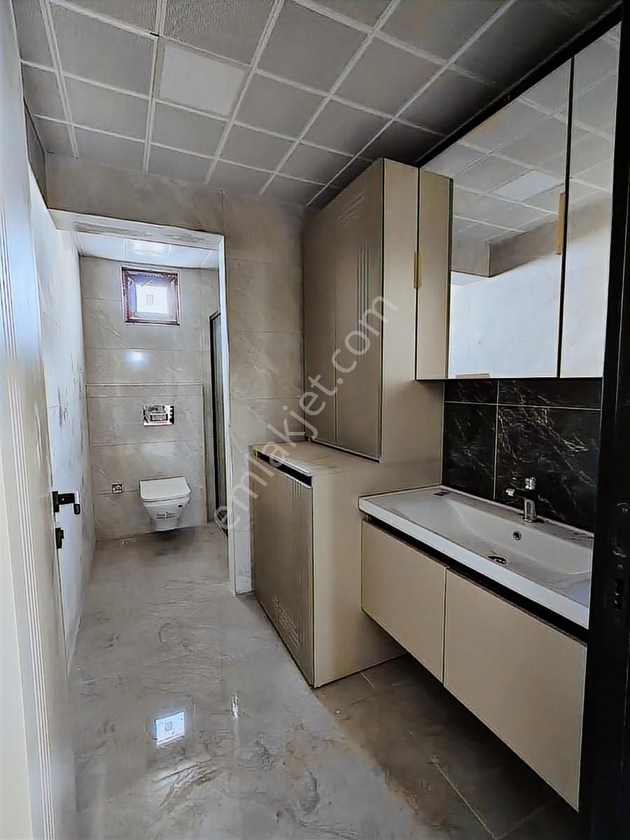 Pursaklar Sarayda Güvenli Site Tarzı Binada Lüks Ve Geniş 1+1 - Görsel 17