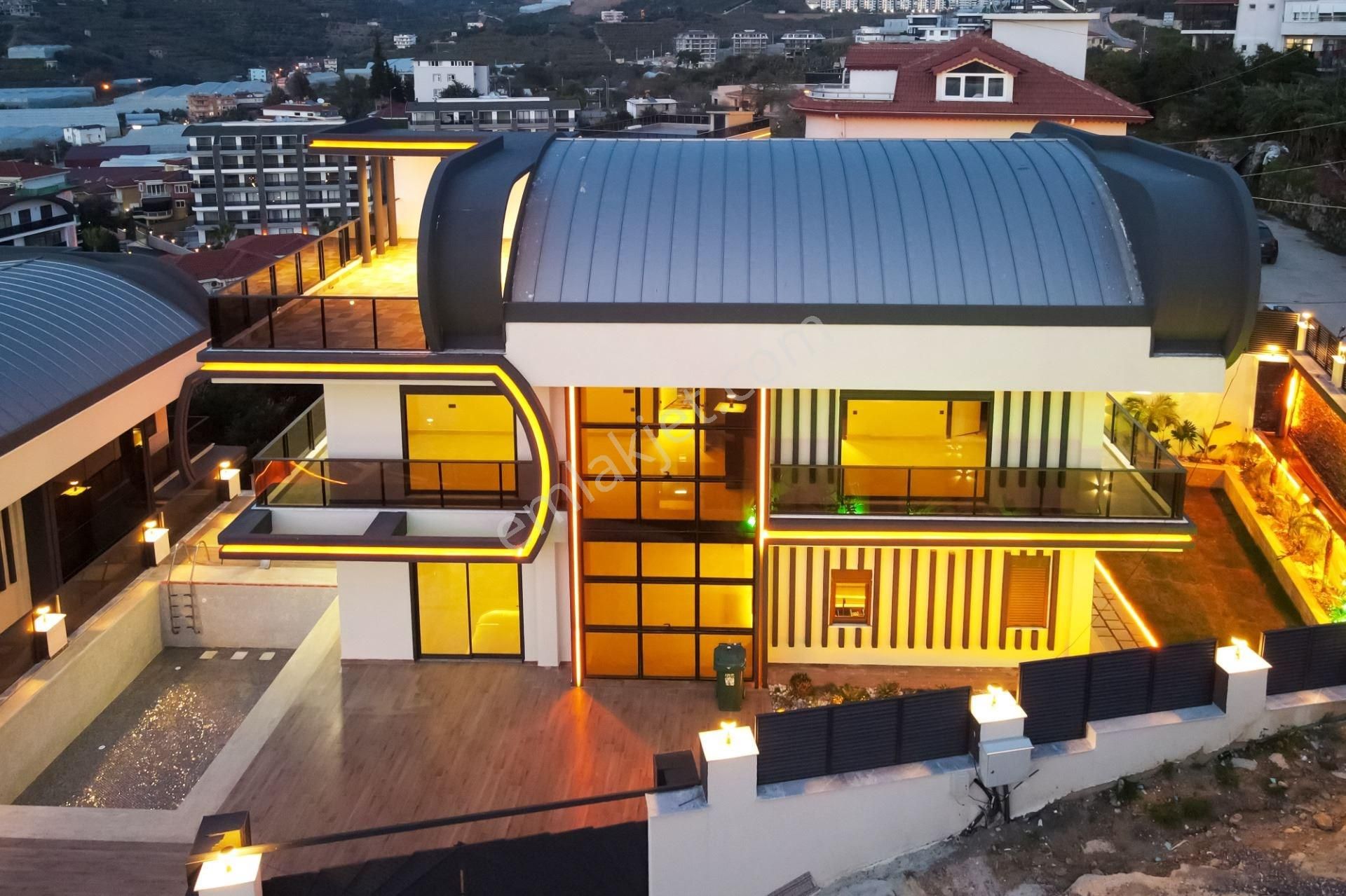 Alanya Kargıcak’ta Akıllı Ev Sistemli Ultra Lüks 5+1 Satılık Villa