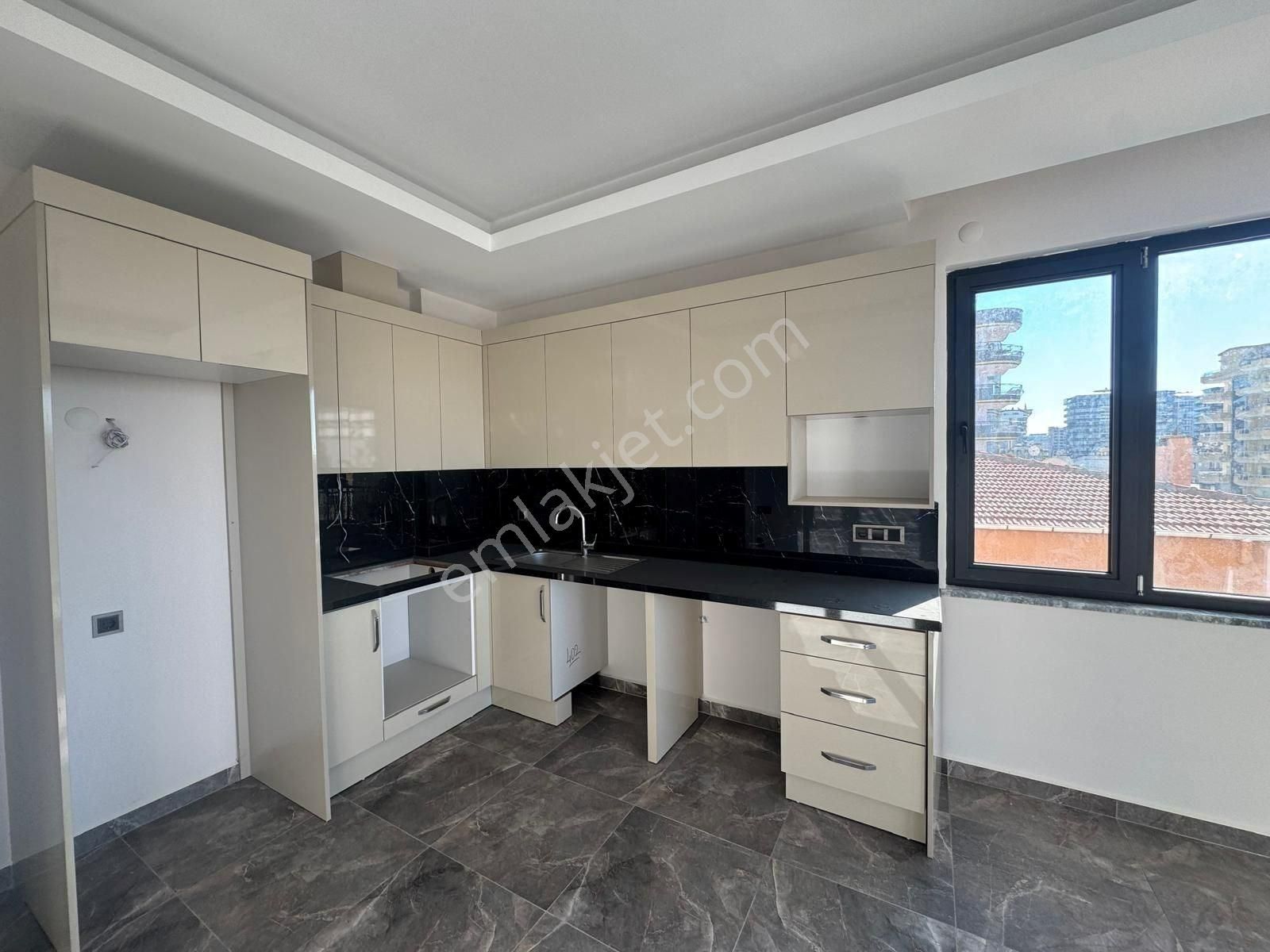 Alanya / Mahmutlar’da Denize 100 M | Deniz Manzaralı 2+1 Satılık Daire - Görsel 2