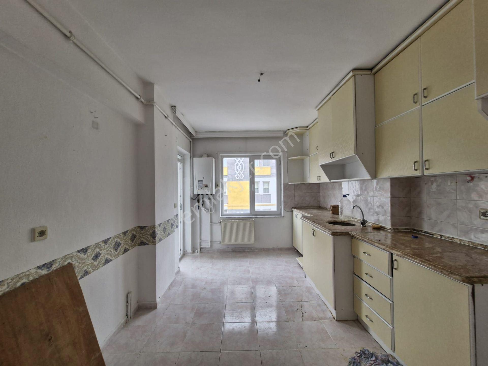 Bahçelievler Mah. Devlet Hastanesi Yakını Cadde Cepheli Satılık Daire - Görsel 9