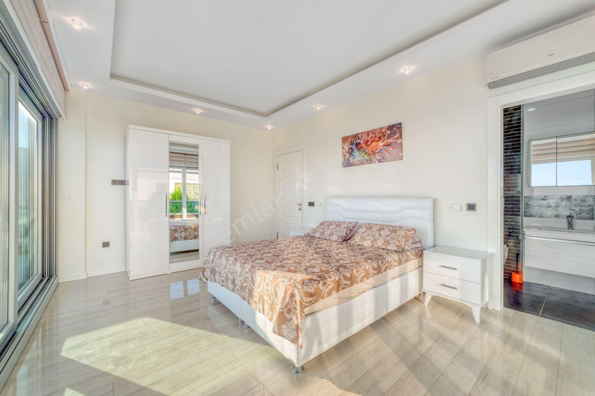 Alanya Bektaş’ta Panoramik Manzaralı, Özel Havuzlu 5+1 Lüks Tripleks Villa - Görsel 22