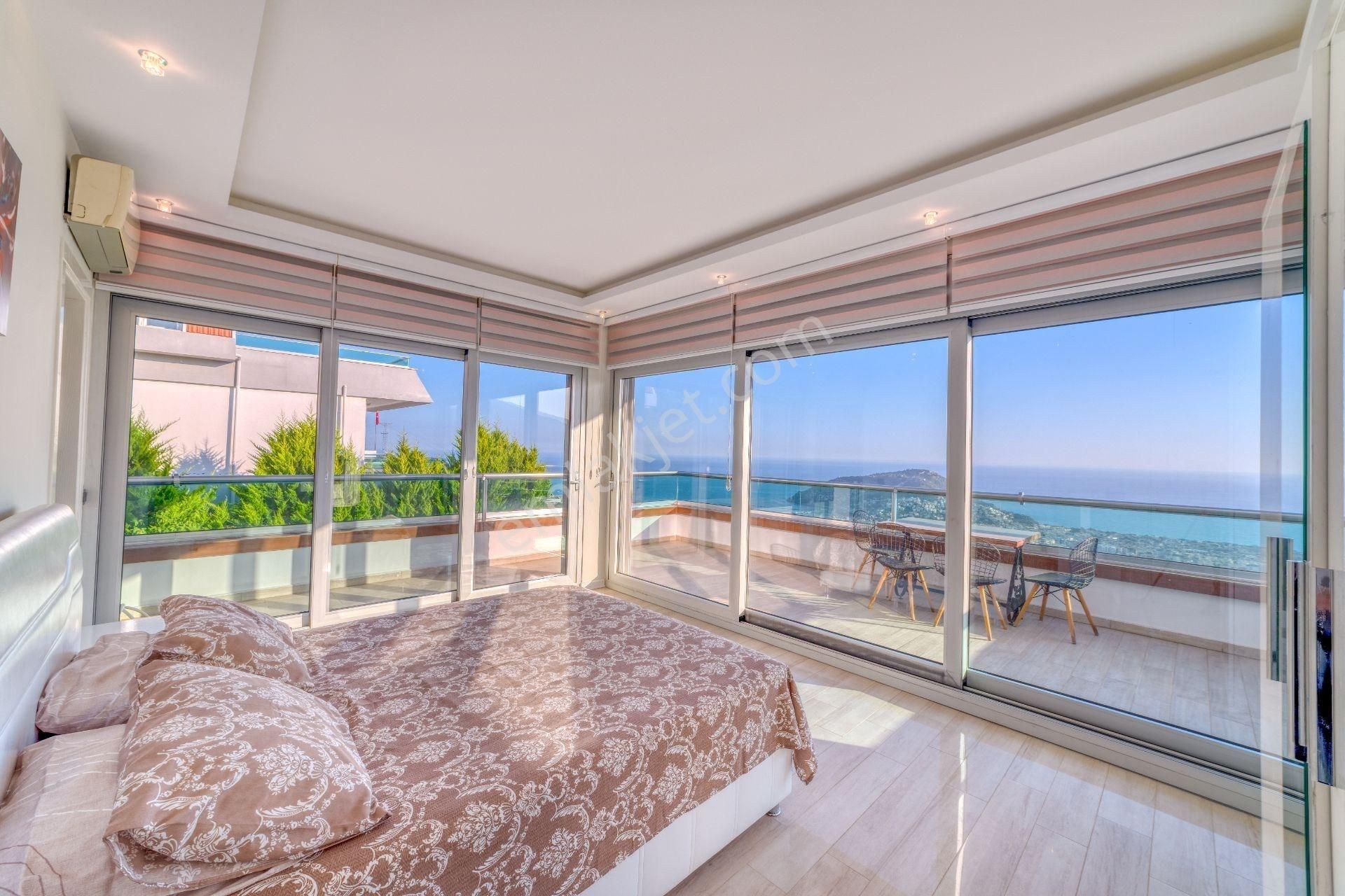 Alanya Bektaş’ta Panoramik Manzaralı, Özel Havuzlu 5+1 Lüks Tripleks Villa - Görsel 20