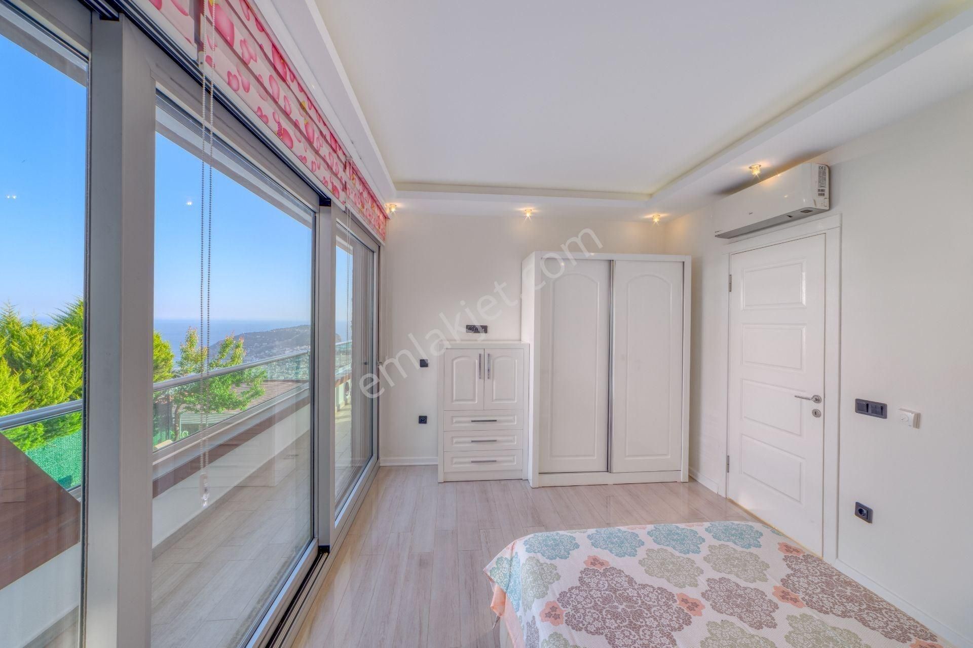 Alanya Bektaş’ta Panoramik Manzaralı, Özel Havuzlu 5+1 Lüks Tripleks Villa - Görsel 35