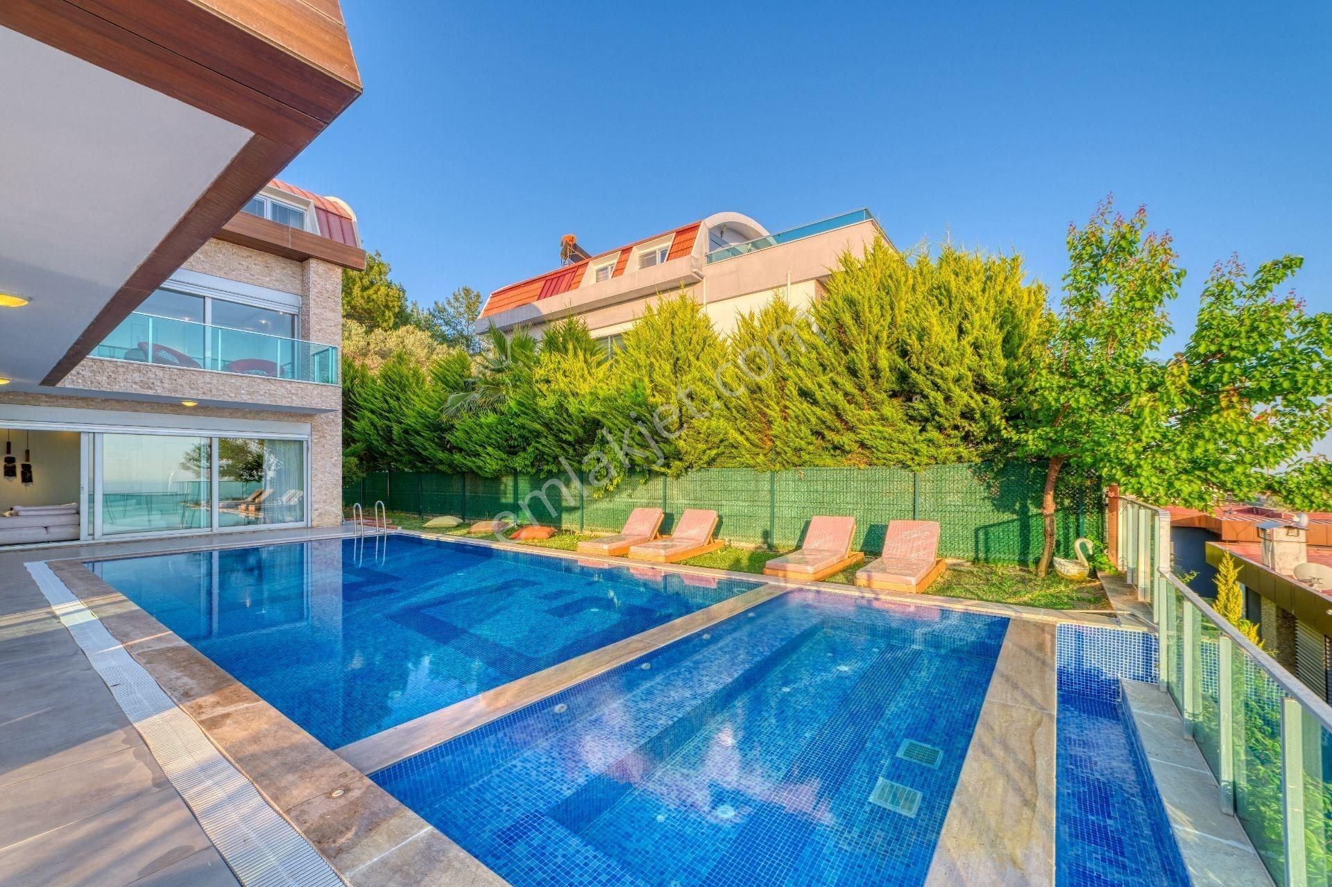 Alanya Bektaş’ta Panoramik Manzaralı, Özel Havuzlu 5+1 Lüks Tripleks Villa - Görsel 26