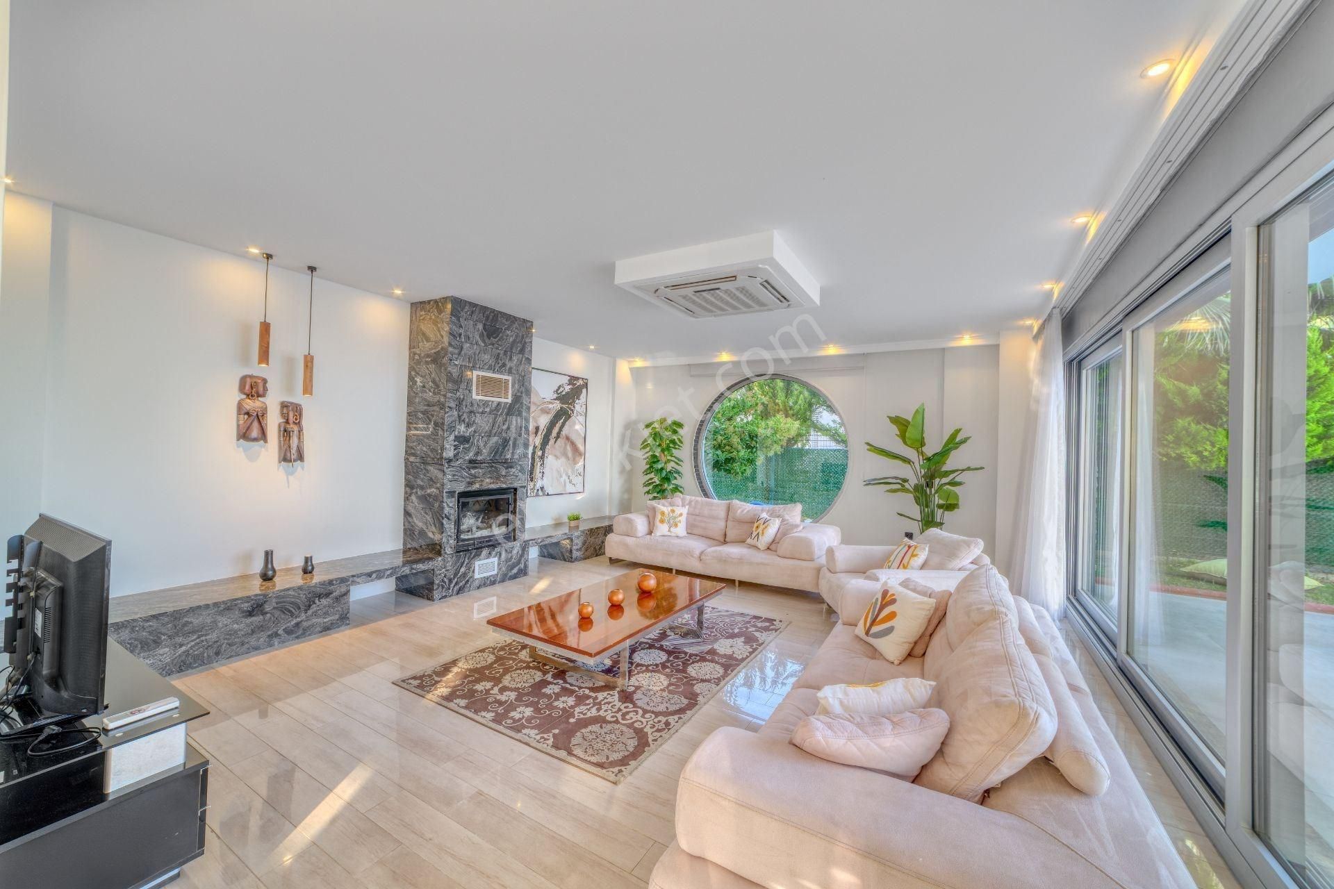 Alanya Bektaş’ta Panoramik Manzaralı, Özel Havuzlu 5+1 Lüks Tripleks Villa - Görsel 8